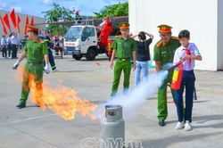 Trang bị 'h&agrave;nh trang an to&agrave;n' cho trẻ trước năm học mới