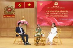 Tập huấn kỹ năng quản trị cảm xúc, giữ lửa hạnh phúc gia đình cho nữ CBCS Công an TPHCM