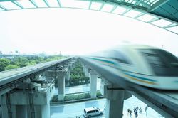 Kỷ lục mới: Tàu đệm từ Trung Quốc tăng tốc 800 km/h trong 5 giây