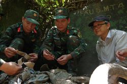 Phát hiện nhiều di vật ở hang Đá Mái - nơi bị bom đánh sập cách đây 57 năm