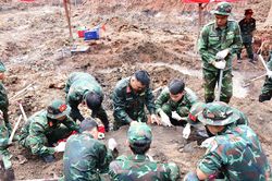 Tìm thấy thêm 10 bộ hài cốt liệt sĩ tại Công viên Lê Thị Riêng