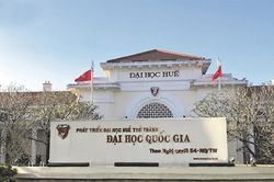Nhiều th&iacute; sinh tr&uacute;ng tuyển sau khi Đại học Huế r&agrave; so&aacute;t chứng chỉ ngoại ngữ