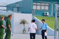 Hơn 300 thí sinh thi lại tại Tuyên Quang hoàn thành hai môn thi đầu tiên