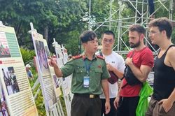 Hồ Gươm rộn ràng trước chương trình nghệ thuật '81 mùa bình yên'