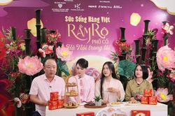 Hoa hậu Hương Giang tham gia livestream t&ocirc;n vinh sản phẩm đặc trưng phố nghề, phố cổ H&agrave; Nội