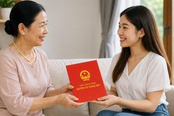 Những khoản phí phải nộp khi sang tên sổ đỏ cho con năm 2026