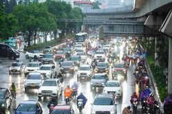 Ngày cuối cùng miền Bắc nắng nóng, từ chiều nay có mưa dông giải nhiệt