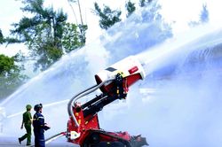 Diễn tập hiệp đồng chữa cháy, cứu nạn tại kho xăng dầu ở Nghệ An