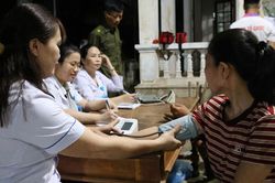 H&agrave; Tĩnh đưa kh&aacute;m sức khỏe miễn ph&iacute; đến tận nh&agrave; d&acirc;n