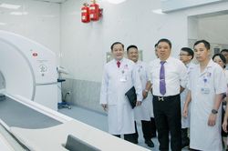Mở rộng hợp tác quốc tế, nâng cao năng lực điều trị ung thư tại Nghệ An