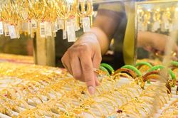 Chốt giá vàng hôm nay ngày 14/8 giảm rất mạnh