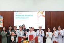 Hợp tác chăm sóc sức khỏe toàn diện người cao tuổi và có bệnh mạn tính
