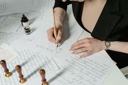 Vì sao 90% nhân loại thuận tay phải?