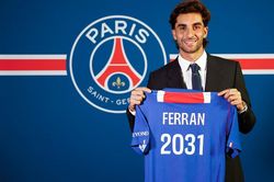 Ferran Torres chính thức tới PSG