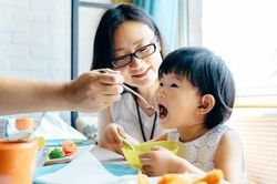 5 dưỡng chất quan trọng gi&uacute;p trẻ ph&aacute;t triển tr&iacute; n&atilde;o