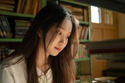Người trẻ t&igrave;m lại s&aacute;ch giữa thời MXH