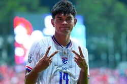 Singapore 1-3 Th&aacute;i Lan: Si&ecirc;u phẩm thắp lại hy vọng