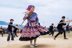 Mùa vàng Sín Chéng rộn vang điệu khèn