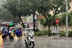 Thời tiết ngày 15/8: Mưa dông gia tăng, nhiệt độ giảm tại nhiều nơi trên cả nước