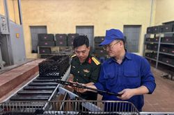 Quy trình nhuộm đen vũ khí bộ binh ở Xưởng X79