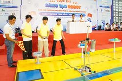 Robot học sinh khuấy động sân chơi công nghệ Đà Nẵng