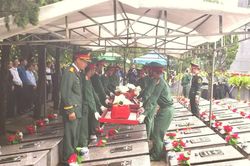 Quảng Ngãi: Truy điệu, an táng 10 hài cốt liệt sĩ
