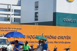 Đề thi 2 môn tự chọn Kỳ thi lại tốt nghiệp THPT Tuyên Quang có độ phân hóa cao