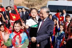 Tổ chức khai giảng kết hợp khánh thành trường nội trú xã biên giới đồng loạt vào 5/9