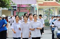 Đề thi lại môn Vật lí chú trọng khả năng vận dụng kiến thức, bảo đảm độ phân hóa
