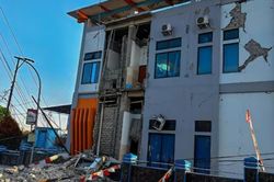 &Iacute;t nhất 47 người thiệt mạng do động đất kinh ho&agrave;ng tại Indonesia