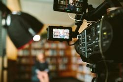 Báo chí cần cách kể chuyện mới trong thời đại video và AI