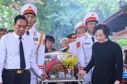 Gần 2 tháng, đường dây nóng 'Chiến dịch 500 ngày đêm' tiếp nhận 39.600 cuộc gọi