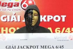 Mua vé số bán dạo trúng ngay Vietlott gần 30 tỷ đồng