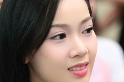 Thí sinh Hoa hậu Việt Nam học cách tạo thiện cảm bằng ánh mắt, nụ cười