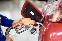 Đề xuất xử phạt cây xăng tự ý giảm lượng bán