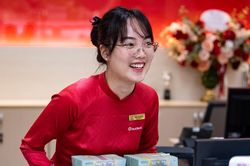 Chi phí trả lãi tiền gửi của 30 ngân hàng tăng vọt, có nhà băng tăng hơn 90%