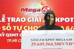 Mua v&eacute; khi ngồi uống c&agrave; ph&ecirc;, kh&aacute;ch tr&uacute;ng độc đắc Vietlott gần 30 tỷ