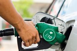 Xăng E10: Lưu ý sử dụng và bảo dưỡng giúp xe vận hành ổn định hơn