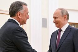 Cựu Thủ tướng Ukraine nêu lý do đặc phái viên Mỹ chưa tới Kiev