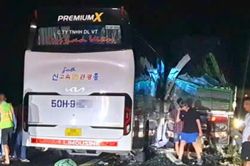 Lời khai của tài xế xe khách tông ô tô tải khiến nữ du khách Nga tử vong