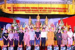 Trang nghiêm Đại lễ cầu siêu tưởng niệm các Anh hùng liệt sĩ tại Nghĩa trang Liệt sĩ Việt - Lào