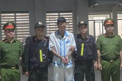 Khởi tố vợ chồng đối tượng Huấn 'Hoa Hồng' cùng đồng phạm