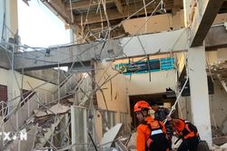 Hai trận động đất mạnh trong 12 giờ, Indonesia căng mình ứng phó