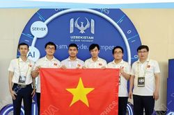 Nam sinh lớp 12 lập c&uacute; đ&uacute;p Huy chương V&agrave;ng tại hai Olympic thế giới