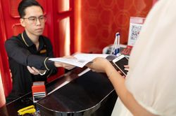 Giá vàng trong nước sáng 15/8 cao hơn thế giới 2,3 triệu đồng/lượng
