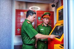 Mô hình Kiosk 'Trạm Cảnh sát thông minh' ra mắt thí điểm tại Hà Nội