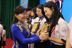 Tỏa sáng những tấm gương con công nhân lao động học giỏi, sống tốt