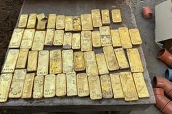 Nhóm thợ xây phát hiện ra số vàng trị giá 271 tỷ đồng giấu trong bức tường