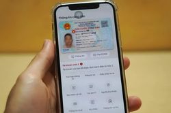 Có giấy tờ trên VNeID, người dân không phải nộp bản giấy khi làm thủ tục