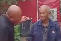 Ông nội đặt 35 bàn tiệc mừng cháu đậu đại học, cảnh tượng sau đó khiến gia đình sốc nặng